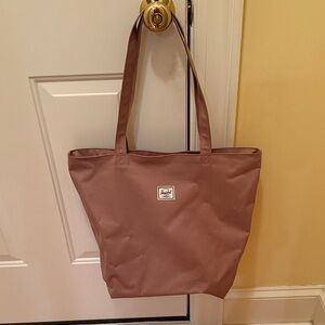 Hershel zippered bag
